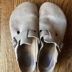 Birkenstocks! Size 41!!! they are the regular/wide version. Taupe!